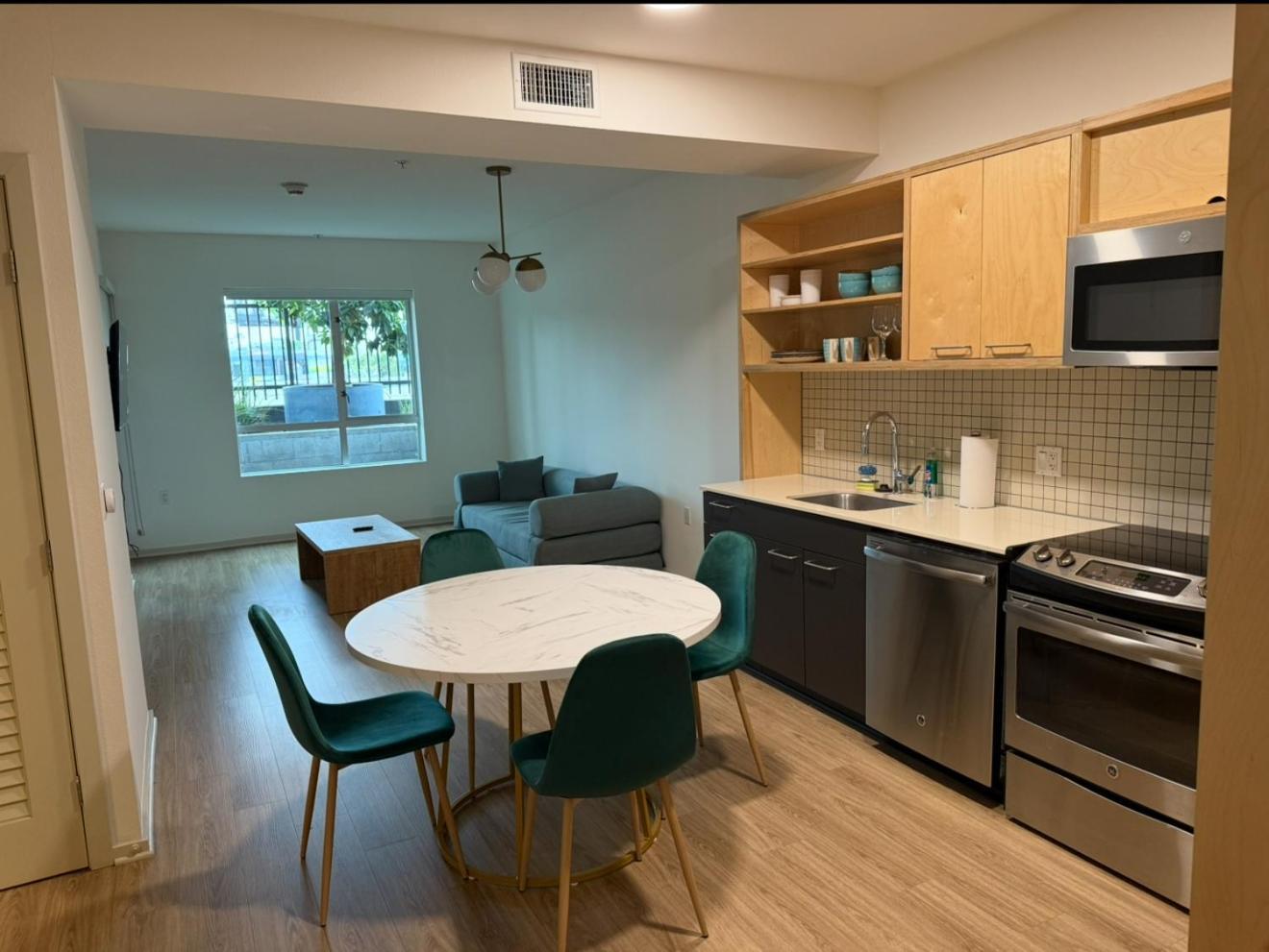 Heart Of Hollywood -1br!! *