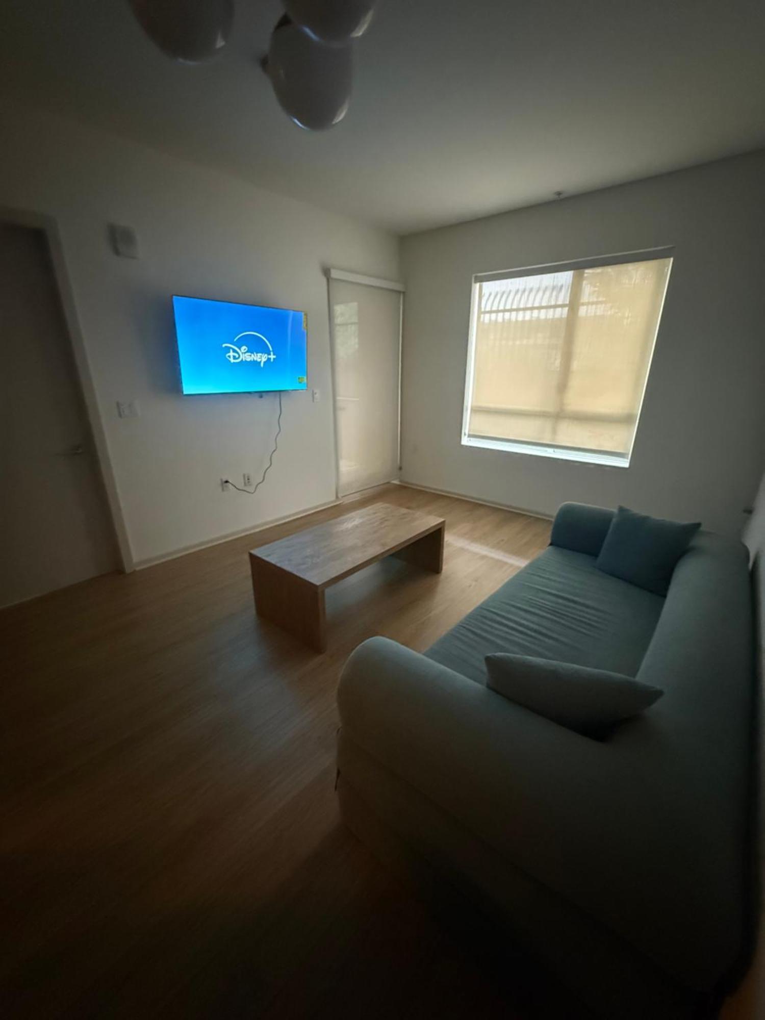 Heart Of Hollywood -1br!!